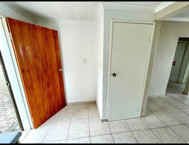 2 BEDROOM TOWNHOUSE FOR SALE IN RANGEVIEW